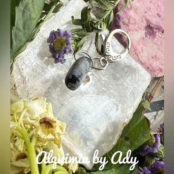 Silver and Black Stone Keychain snowflake obsidian - Picture 1 of 1